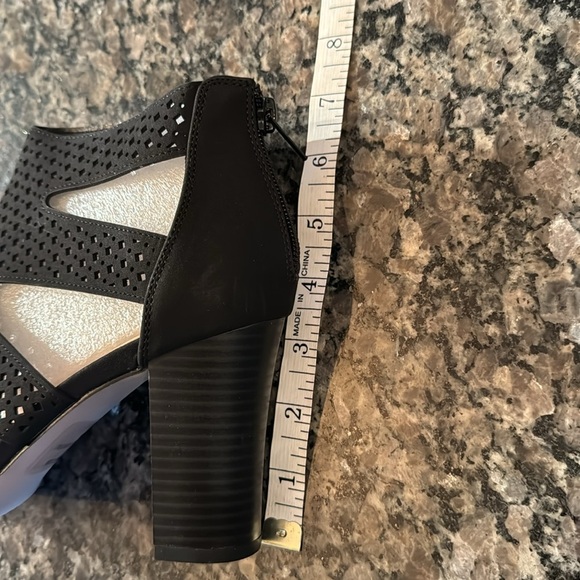 XOXO black Beamer peep toe bootie NIB 8.5 - Picture 4 of 10